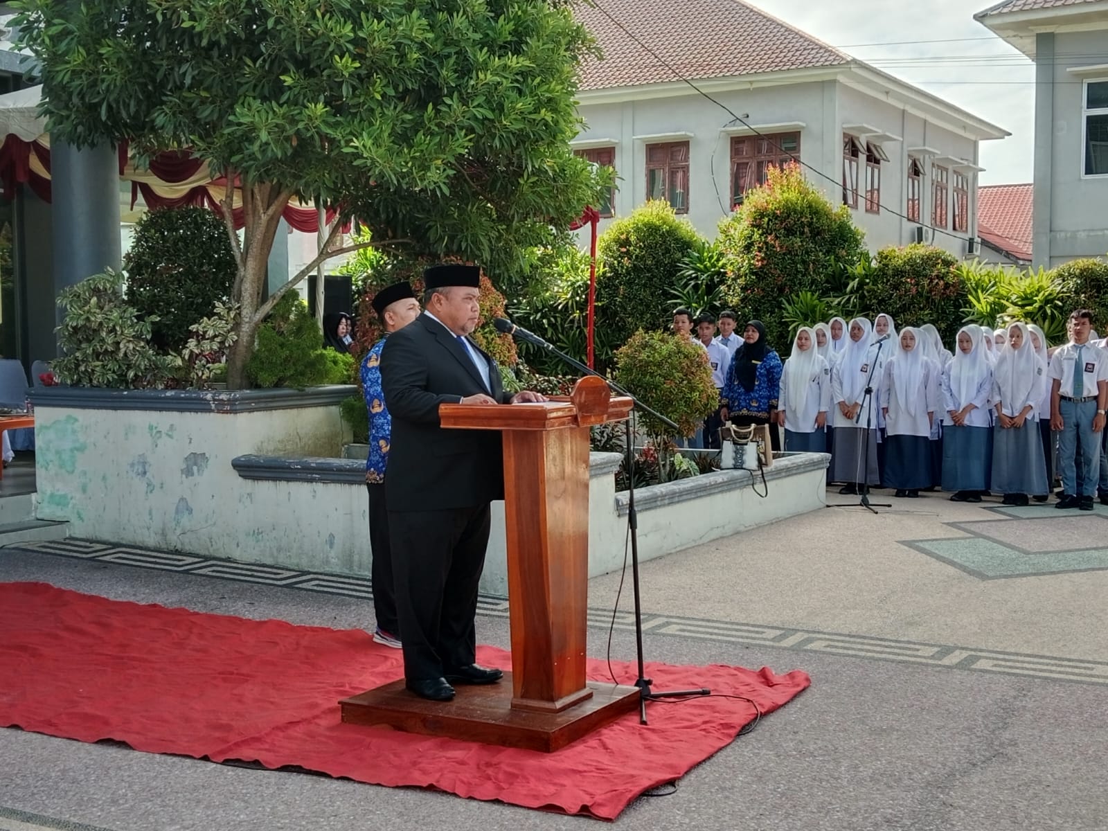 Peringati Hardikda, Pemkab Agara Dorong Guru jadi Teladan Akhlak